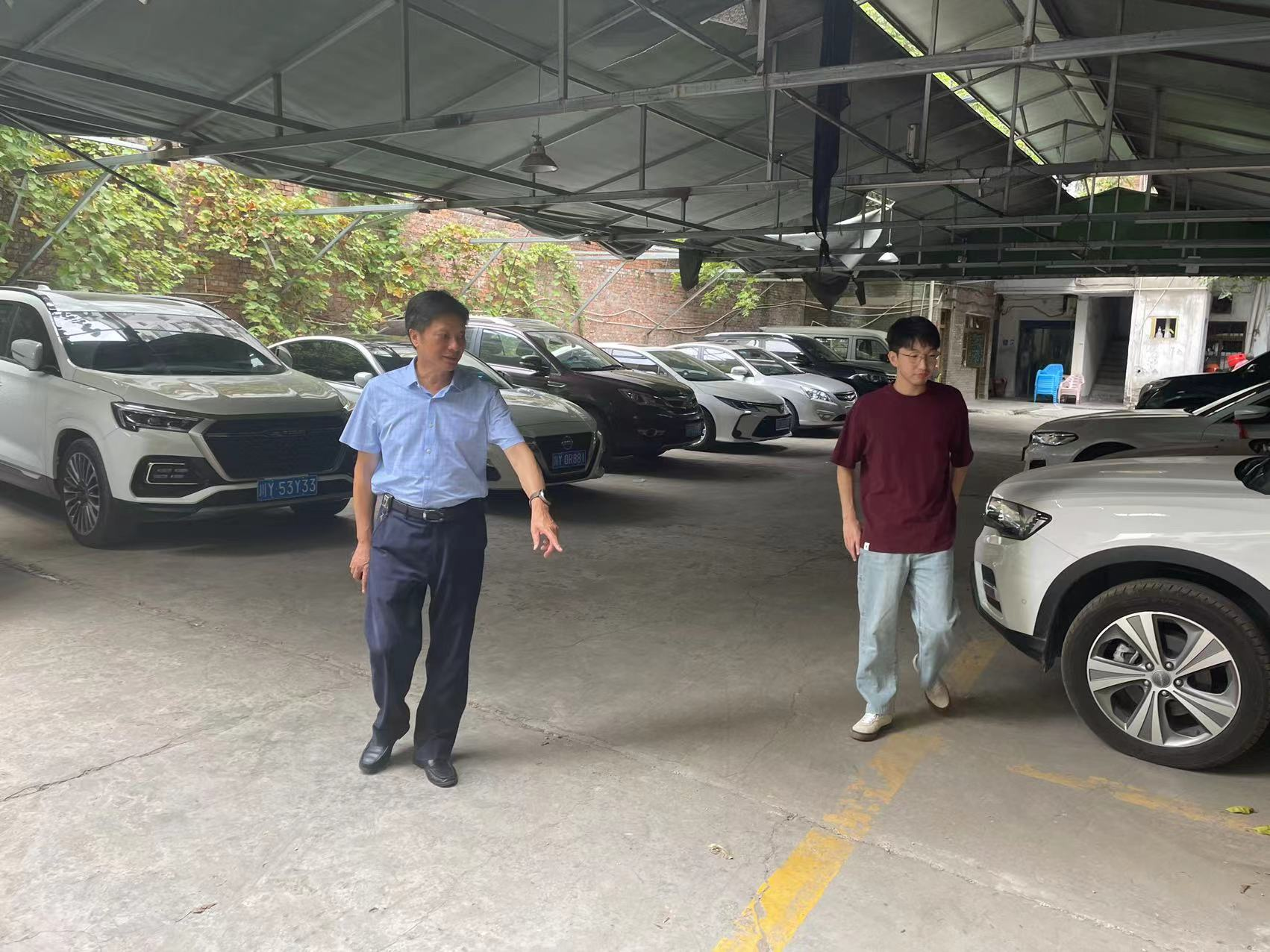 集團(tuán)黨委書(shū)記、董事長(zhǎng)許大政深入 “包?！鄙鐓^(qū)開(kāi)展創(chuàng)文督導(dǎo)工作