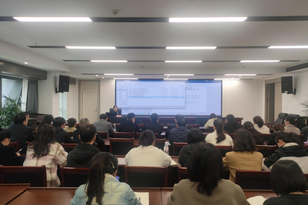 第二十八期“發(fā)展大講堂”開(kāi)講：推進(jìn)三項(xiàng)制度改革與企業(yè)治理提升